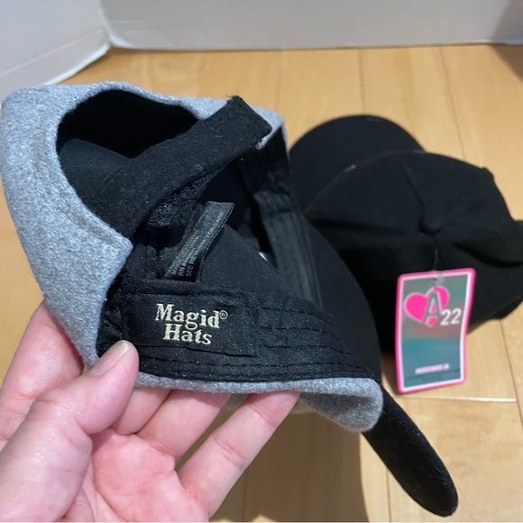 2 women’s cap - Picture 5 of 8